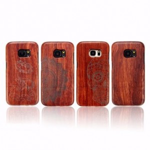 capa de celular feita em madeira de ipê personalizada